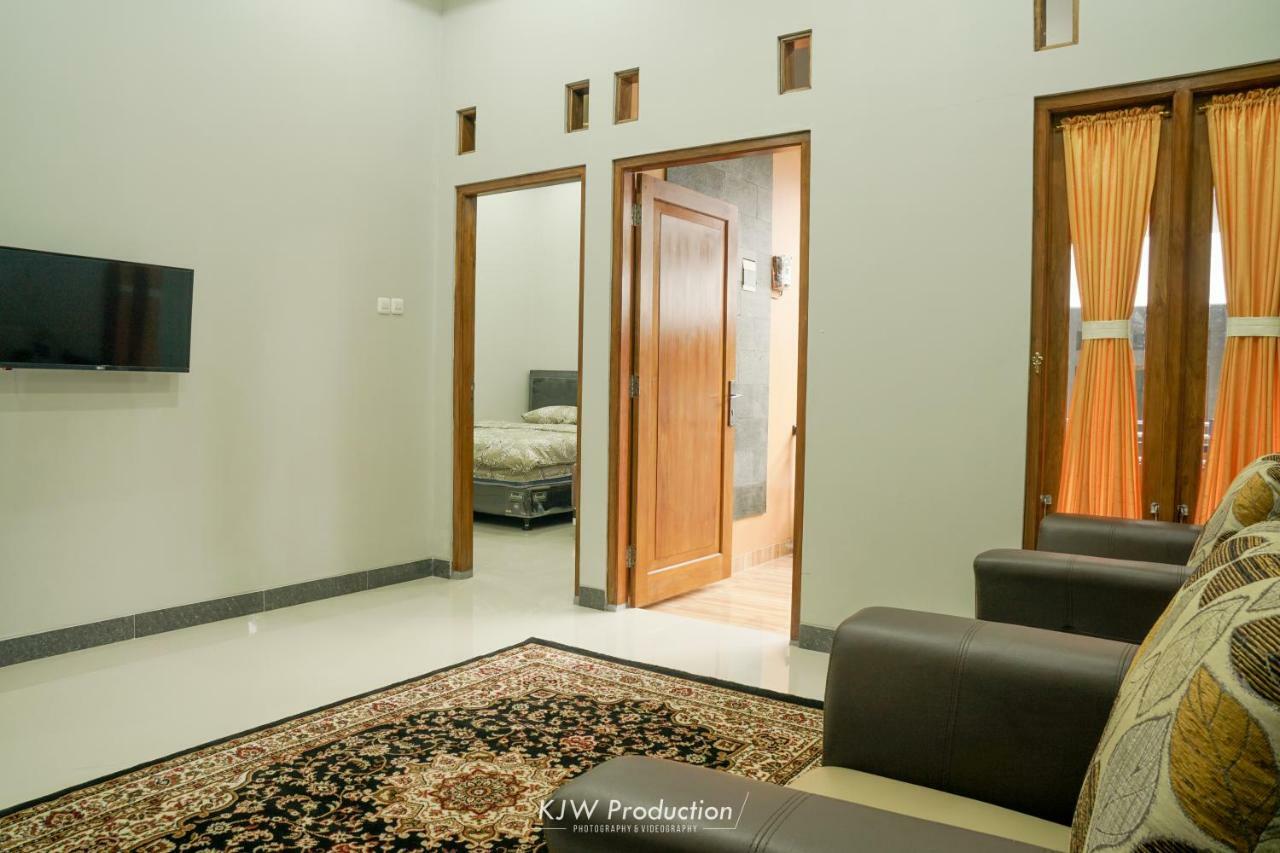 M Stay Guest House Jogja Yogyakarta Ngoại thất bức ảnh